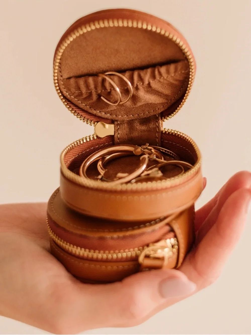 Samara NWOT Vegan Leather Jewelry Pouch Case Cacao Zipper Suede Lining Travel